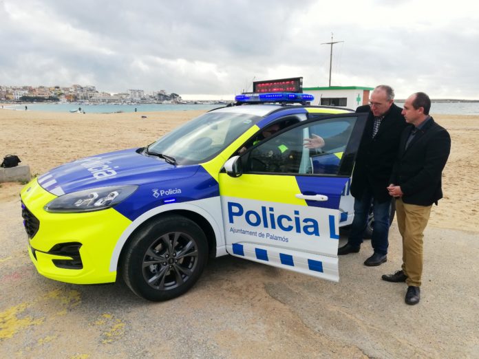 Palamós cotxe de policia híbrid