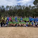 La UE La Pera reuneix una norantena de jugadores per celebrar els 25 anys de futbol femení del club La Pera futbol
