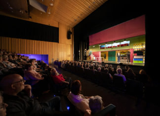 Abel Font: “L’Espai Ter s’està convertint en un referent de les arts escèniques al territori” Espai Ter Accesibilitat Auditiva_20230531