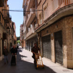 Sant Feliu de Guíxols aprova un paquet de mesures per fer front a l’augment del preu del lloguer al municipi Persones passejant per Sant Feliu de Guíxols davant d'un edifici de l'herència dels germans Anlló que es vol destinar a habitatge cooperatiu Data de publicació: dijous 18 de maig del 2023, 07:00 Localització: Palamós / Calonge / Sant Feliu de Guíxols / Torroella de Montgrí Autor: Ariadna Reche / Gerard Vilà