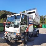 privat:-tasques-de-neteja-a-la-placa-del-poble