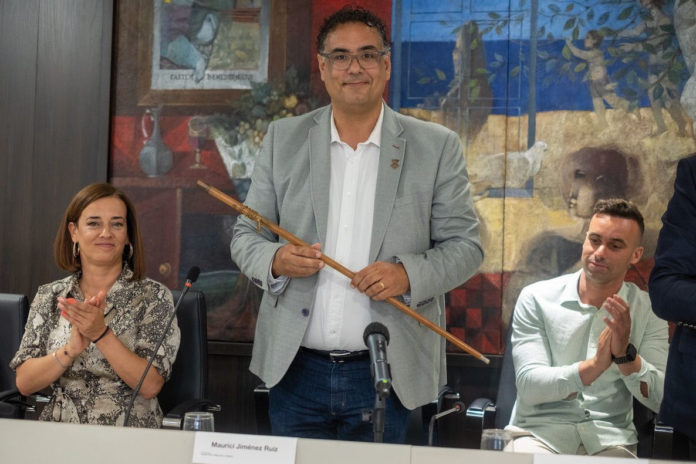 Maurici Jiménez amb la vara d'alcalde Data de publicació: dissabte 17 de juny del 2023, 14:44 Localització: Platja d'Aro Autor: Redacció