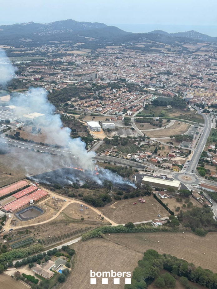 Bombers incendi Mont-ras