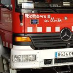 Els Bombers apaguen un incendi que ha cremat 2 cotxes a Begur Bombers