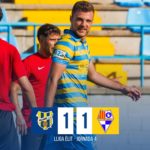 Empat a casa del Palamós davant del Can Vidalet