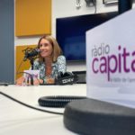 Gemma Recoder  a l’Estudi de Ràdio Capital, parlant del festival Canet Rock