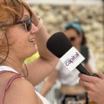 Martí Saguer a la fira de la cervesa artesana de pals 2023, amb el micròfon de ràdio capital
