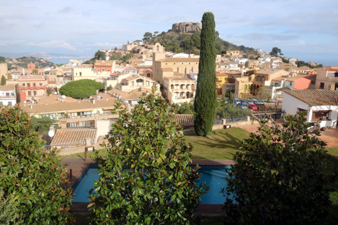 Vista general de Begur amb piscina_ Autor:Xavier Pi (ACN)