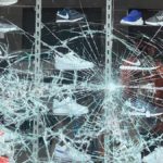 Una baralla a la Bisbal acaba amb destrosses a tres establiments