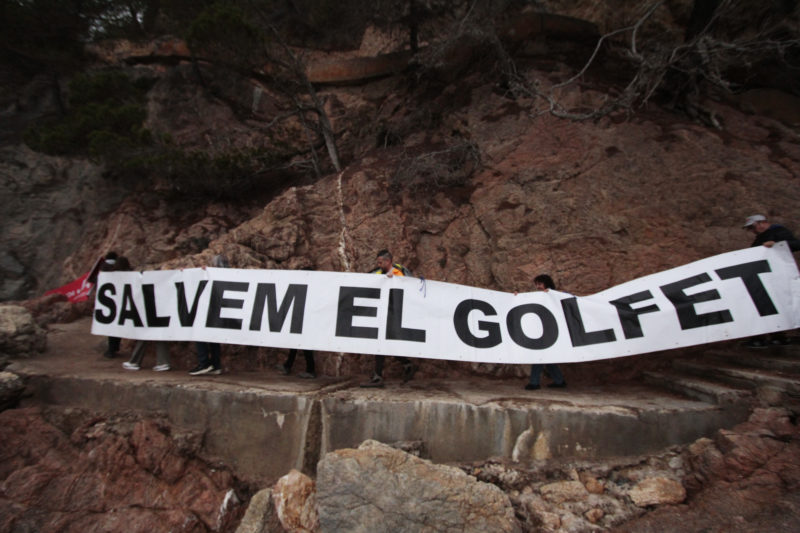 Ahir, durant la caminada per recuperar el Golfet | SOS COSTA BRAVA