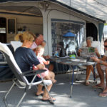 L’Ajuntament i els càmpings de Torroella reforcen la col·laboració per promoure la recollida de la brossa orgànica Recollida residus càmpings Torroella