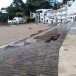 privat:-l’area-d’obres-i-manteniment-renova-la-tarima-de-la-platja-de-sa-riera