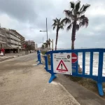 Calonge i Sant Antoni talla un tram del passeig al trànsit arran del temporal de mar que ha engolit la platja