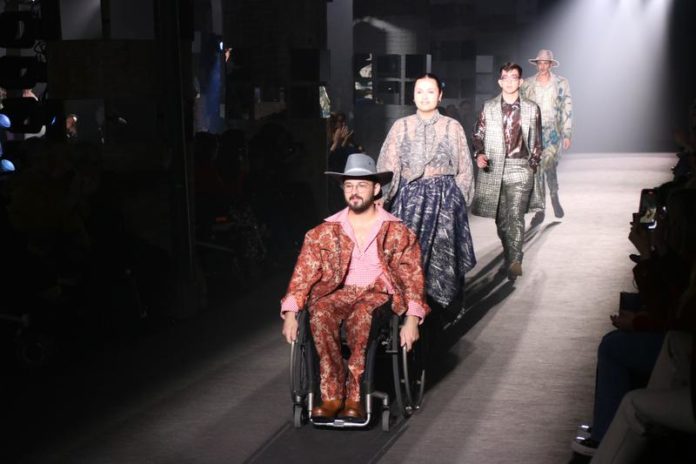Free from Style inclusive models parading in 080 Barcelona / Albert Hernàndez