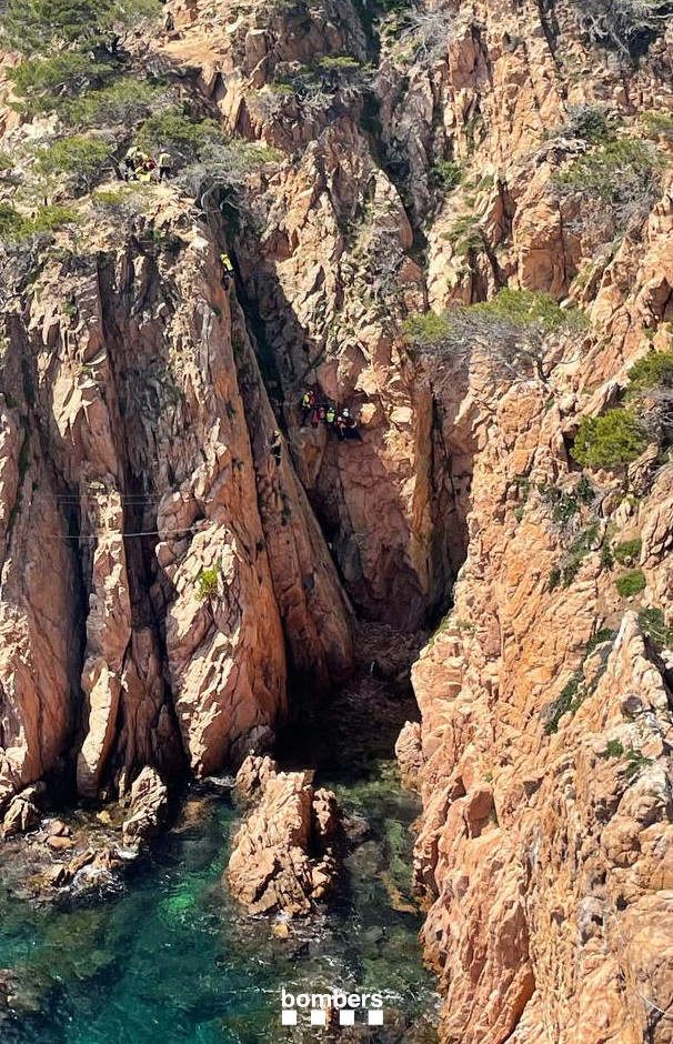 Bombers rescat sant feliu de guíxols Bombers rescat sant feliu de guíxols