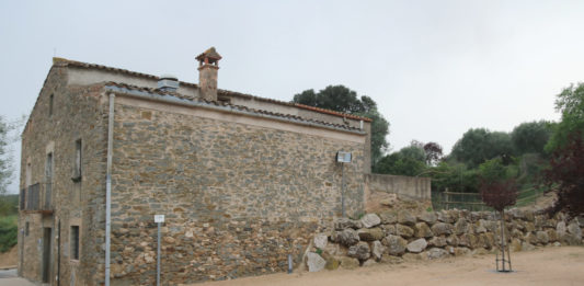 Imatge destacada 'La casa de colònies el Mercadal de Foixà'. Gerard Vilà (ACN)