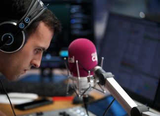 Les novetats tecnològiques de la setmana amb Martí Saguer a DE CAP A CAP. Martí Saguer a l'estudi de Ràdio Capital
