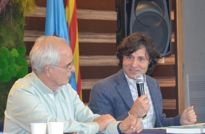 privat:-el-doctor-antoni-beltran-“ensenya-la-llengua”-a-santa-cristina privat:-el-doctor-antoni-beltran-“ensenya-la-llengua”-a-santa-cristina