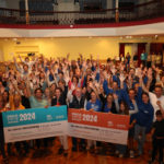 L’Oncoswim supera els 100.000 euros en recaptació per a la investigació del càncer La foto final amb els xecs de la recaptació de la 8a edició de l'Oncoswim Data de publicació: diumenge 02 de juny del 2024, 16:42 Localització: Palafrugell Autor: Imatge cedida a l'ACN per l'Oncolliga