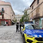 La Policia Local de la Bisbal denuncia una dotzena de persones per anar en patinet pel centre