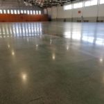 privat:-s’enllesteix-la-millora-de-paviment-a-la-nau-dels-50-metres-de-palamos