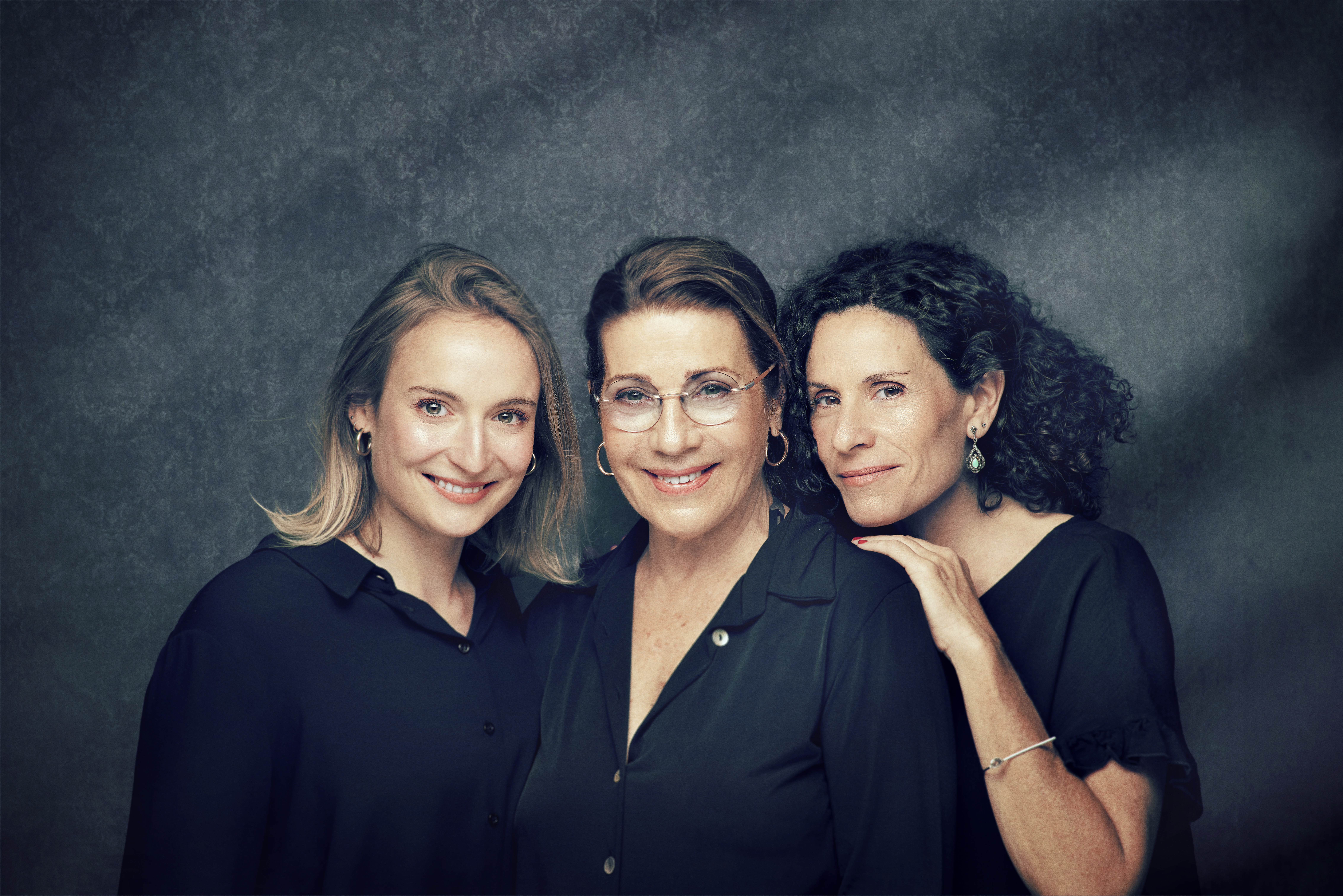 Temporada Alta posa a la venda entrades per a deu espectacles nous: dues estrenes absolutes i una a Catalunya Les actrius de l'espectacle Un matrimoni de Boston Data de publicació: dijous 18 de juliol del 2024, 10:49 Localització: Girona Autor: Cedida a l'ACN per Temporada Alta / David Ruano