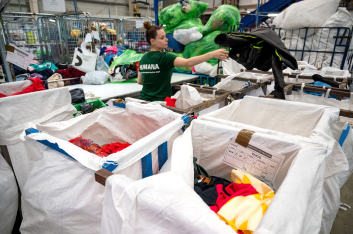 Humana_Planta de classificació de l'Ametlla del Vallès Humana recuperació de roba