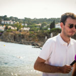 Gerard Escaich a l’especial de Ràdio Capital, “Una cantada diferent” a la Cantada d’hanaveres de Calella de Palafrugell.   Fotografia: Laia Serch
