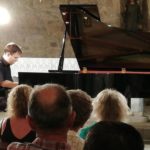 privat:-el-pianista-ferran-cullell-es-posa-a-la-butxaca-el-public-de-santa-cristina