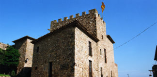 El Castell de Benedormiens acull una nova edició de Jov’Art amb prop de 90 obres de joves creadors