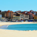 Un home es dedica a recollir,voluntàriament, les borilles de la platja de Palamós, des de fa 2 anys. Es diu, Narcis Serra