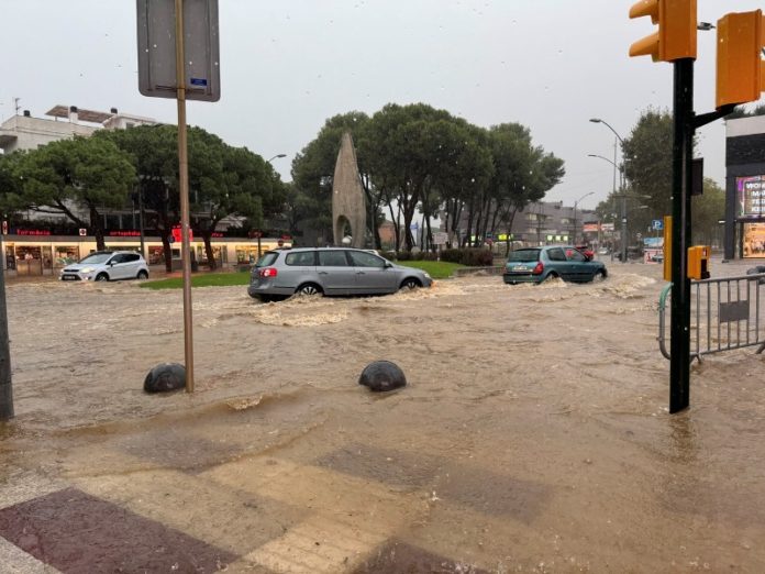 privat:-l’aiguat-de-platja-d’aro-deixa-una-seixantena-de-comercos-afectats-per-inundacions privat:-l’aiguat-de-platja-d’aro-deixa-una-seixantena-de-comercos-afectats-per-inundacions