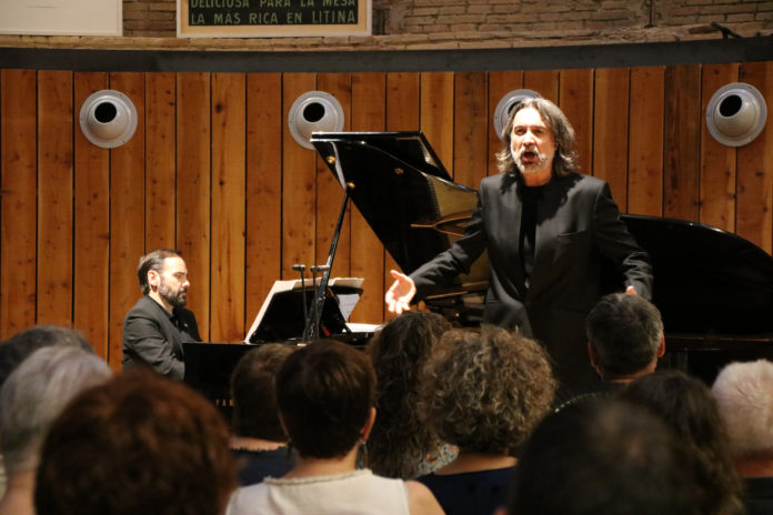 El concert del tenor David Alegret i el pianista Rubén Fernández Aguirre a la 32a edició de la Schubertíada Data de publicació: dissabte 10 d’agost del 2024, 21:27 Localització: Vilajuïga Autor: Ariadna Reche