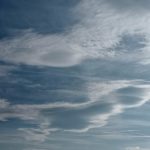 Dijous ventós i càlid lenticulars