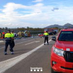 Tres turismes xoquen a Torroella de Montgrí i un d’ells acaba bolcat Bombers accident torroella