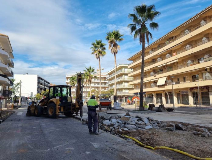 Ja han començat les obres de reurbanització de la plaça de Catalunya de Sant Antoni
