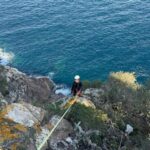 privat:-neteja-de-residus-al-voltant-de-l’entorn-del-far-de-sant-sebastia