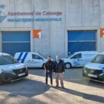 L’Ajuntament de Calonge i Sant Antoni incorpora 4 furgonetes elèctriques per la Unitat d’Espai Públic Carlos Campmajó (a la dreta), regidor d’Espai Públic de l’Ajuntament de Calonge i Sant Antoni, acompanyat d’Oriol Borràs, cap de la unitat d’Espai Públic