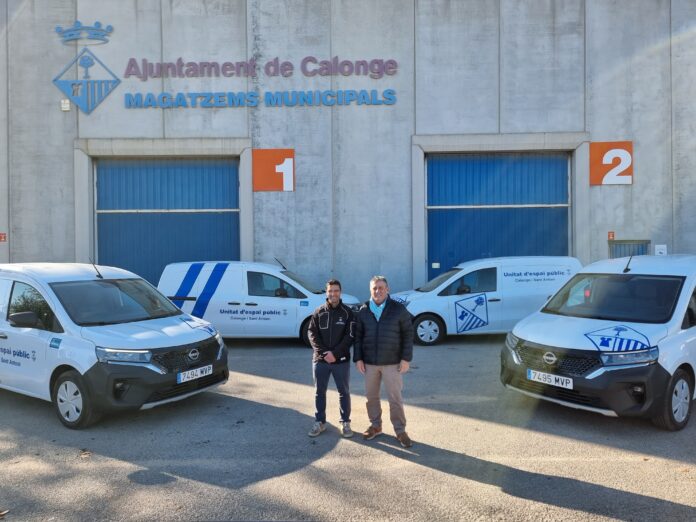 Carlos Campmajó (a la dreta), regidor d’Espai Públic de l’Ajuntament de Calonge i Sant Antoni, acompanyat d’Oriol Borràs, cap de la unitat d’Espai Públic