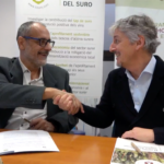 L’Institut Català del Suro i Plant-for-the-Planet s’uneixen per impulsar el valor del suro i la sostenibilitat Fotoconveni_ICSuro_Plantfortheplanet1