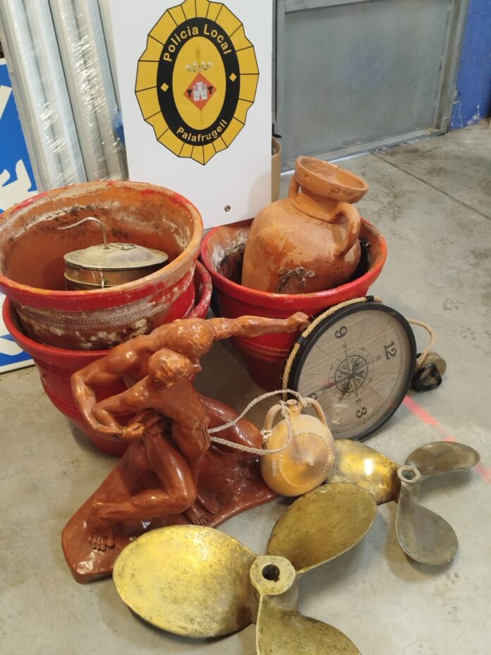 Objectes_robats_Calella_Palafrugell_Polica_local