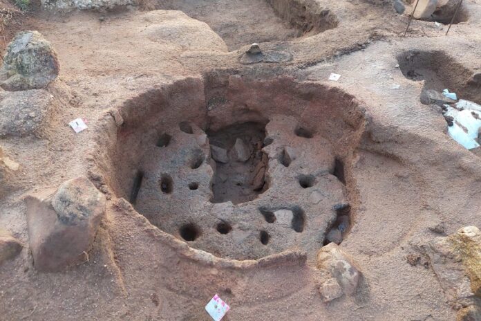 privat:-descobreixen-un-forn-tardoroma-a-la-necropolis-de-l’esglesia-vella-de-santa-cristina-d’aro