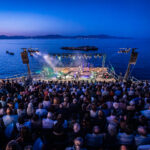 El festival Portalblau continua aquesta tardor la seva programació cultural a l’Empordà la-ludwig-band,-cala-vento,-blaumut-o-pau-vallve-al-portalblau-2025