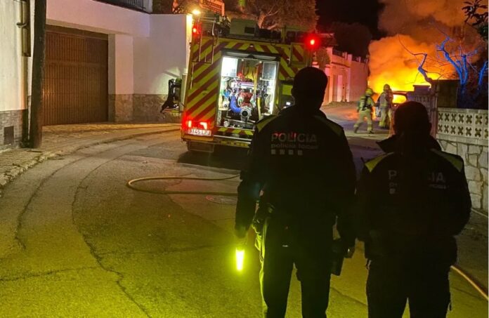 incendi sant feliu cotxe cremat