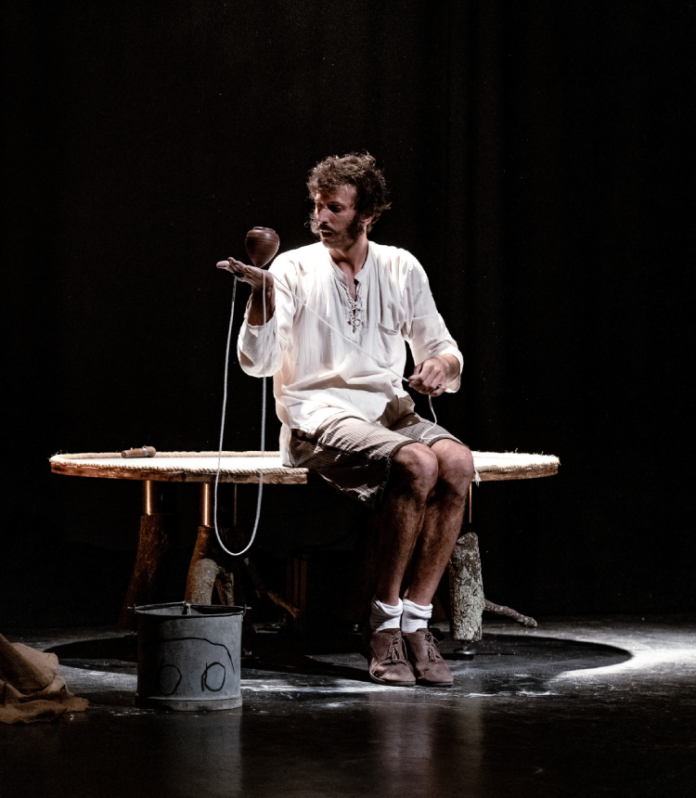 privat:-forallac-acull-l’espectacle-“poi”-dins-el-cicle-empordanet-escena