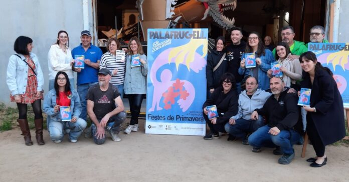 privat:-els-posters-dels-primers-carroussels-inspiren-el-cartell-de-festes-de-primavera-2025