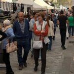 La Fira Mercat al carrer omple la Bisbal d’Empordà amb més de 200 parades Fira Mercat al carrer omple la Bisbal d’Empordà