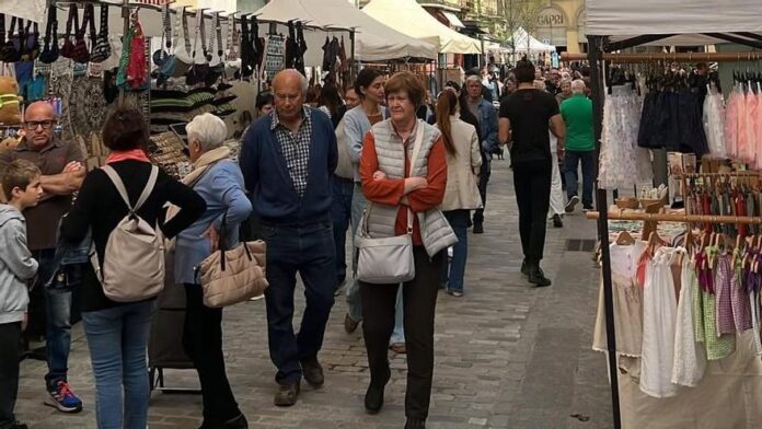 Fira Mercat al carrer omple la Bisbal d’Empordà