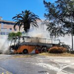 privat:-crema-un-autobus-de-linia-davant-l’hospital-de-palamos-sense-provocar-ferits