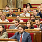 La taxa turística s’activa de manera immediata per sorpresa del govern Votació al ple del Parlament Data de publicació: dimecres 07 de maig del 2025, 13:06 Localització: Barcelona Autor: Marta Sierra